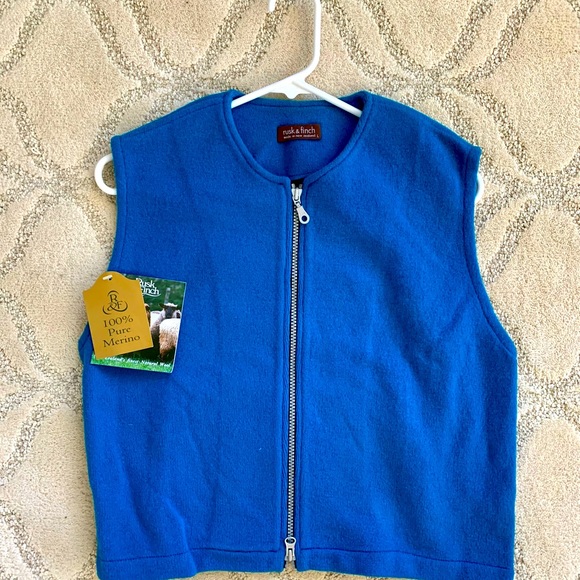 Rusk and Finch New Zealand Wool Sweater Vest with Zipper - Picture 1 of 6